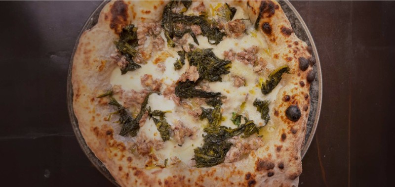 Consegna a domicilio di una pizza appena sfornata a Barcellona Pozzo di Gotto